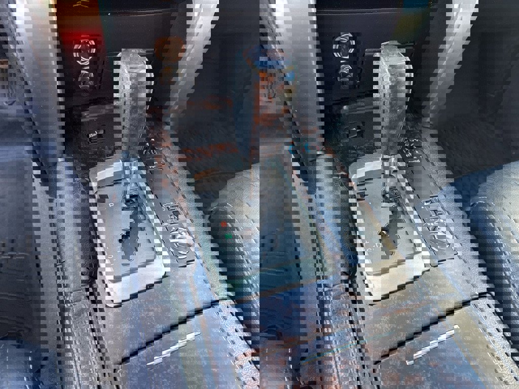 Used 2015 Toyota Land Cruiser image 11