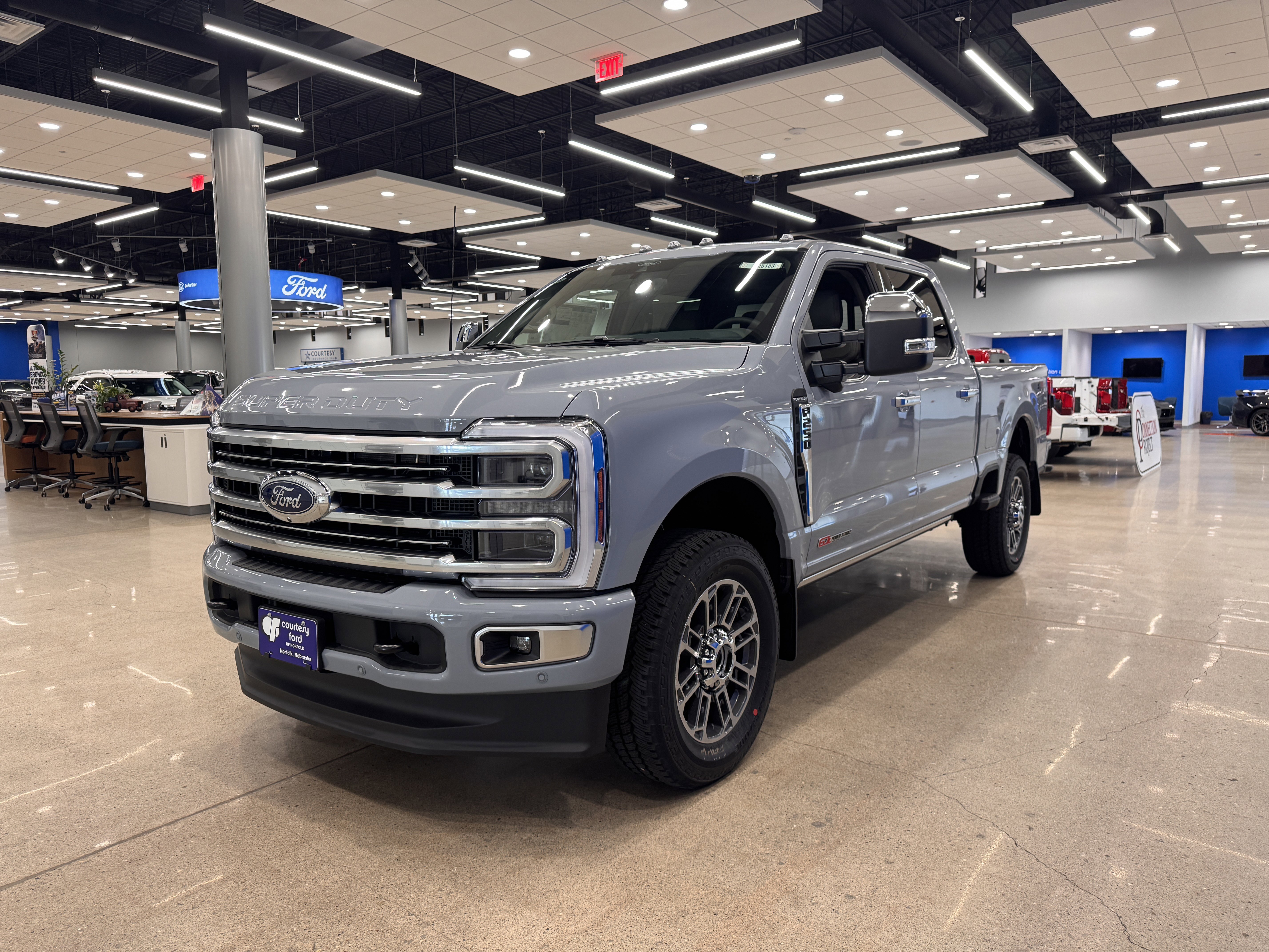 New 2025 Ford F250 Platinum w/ Platinum Plus Package image 4