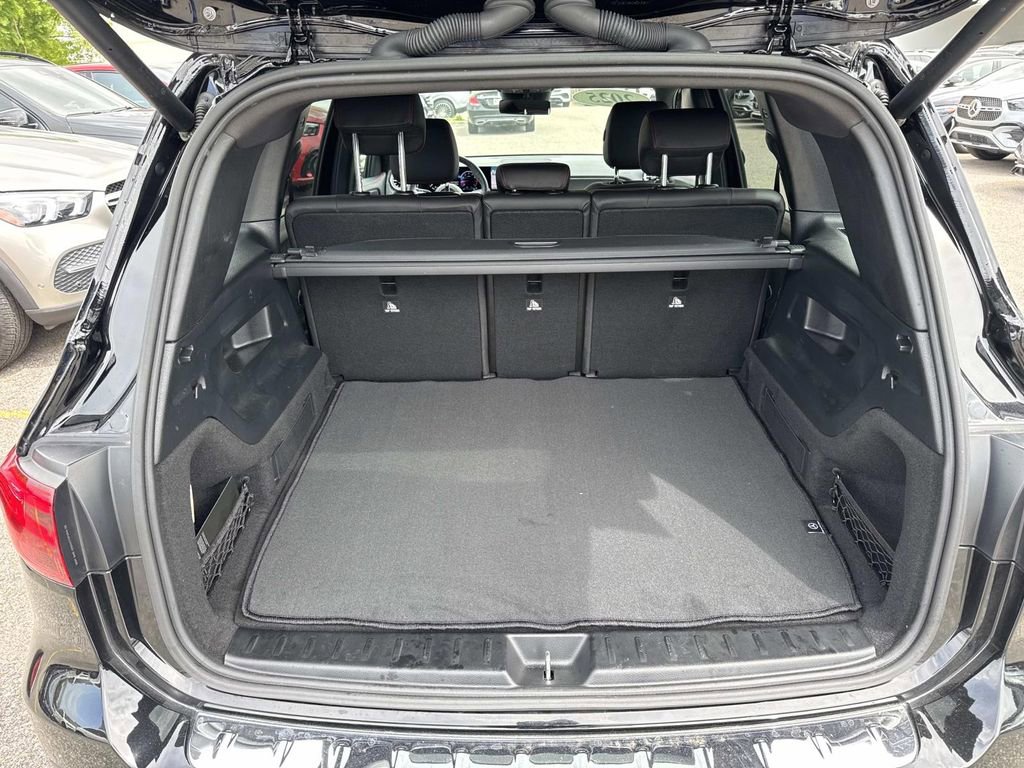Used 2025 Mercedes-Benz GLB 250 image 8