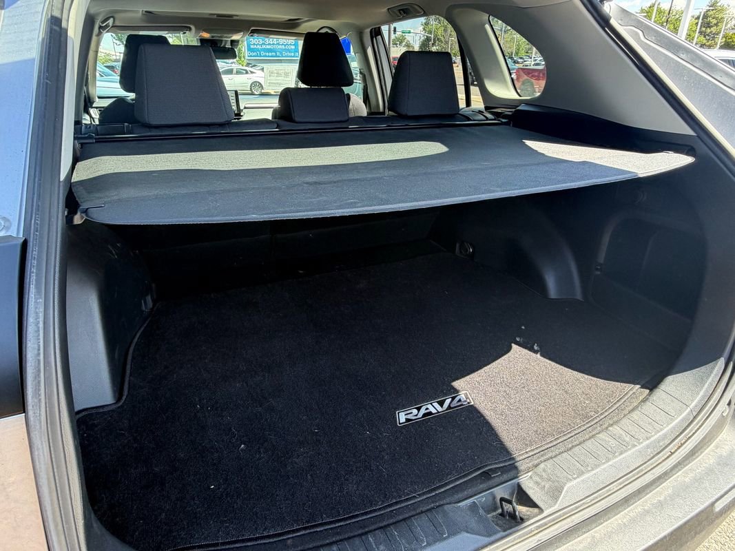 Used 2019 Toyota RAV4 XLE w/ Convenience Package AWD/4WD image 9