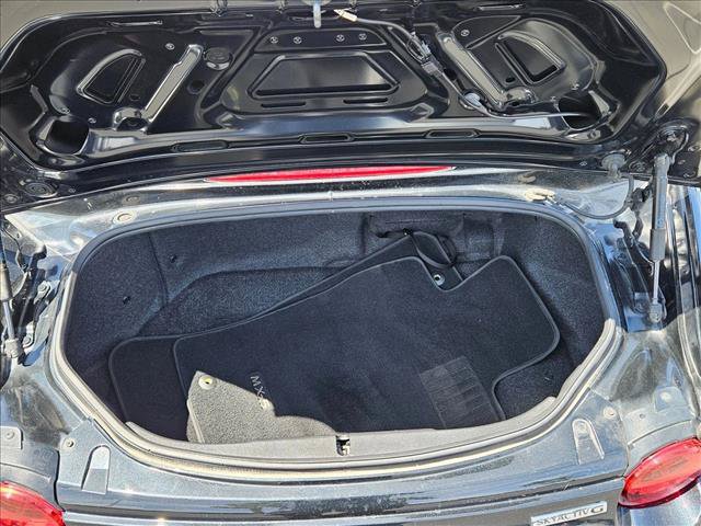Used 2020 MAZDA MX-5 Miata Grand Touring RWD image 6