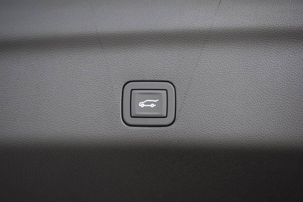 New 2026 Chevrolet Suburban Premier AWD/4WD image 27