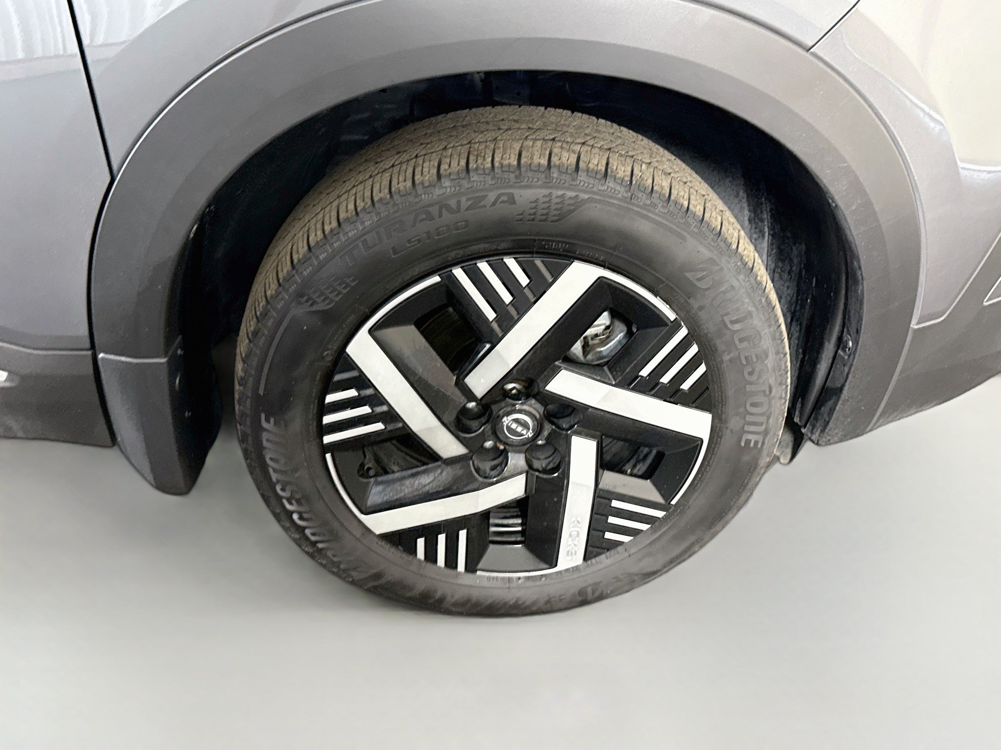 Used 2026 Nissan Kicks SV FWD image 32