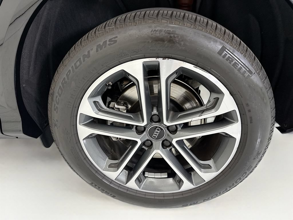 Certified 2025 Audi Q5 Premium Plus w/ Premium Plus AWD/4WD image 30