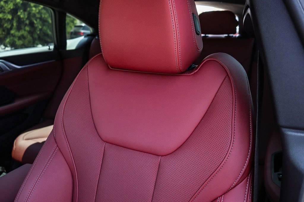 Certified 2025 BMW i4 eDrive40 RWD image 30