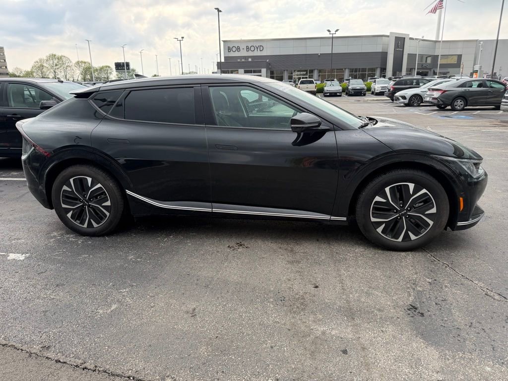 Used 2024 Kia EV6 Wind w/ Wind Technology Package AWD/4WD image 3
