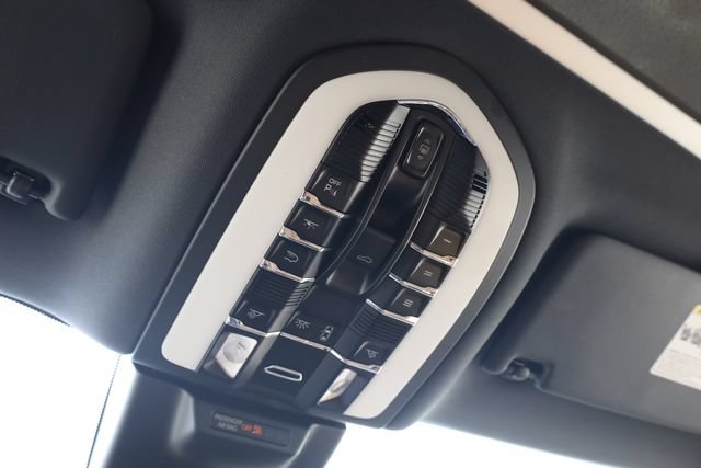 Used 2019 Porsche Macan AWD/4WD image 22