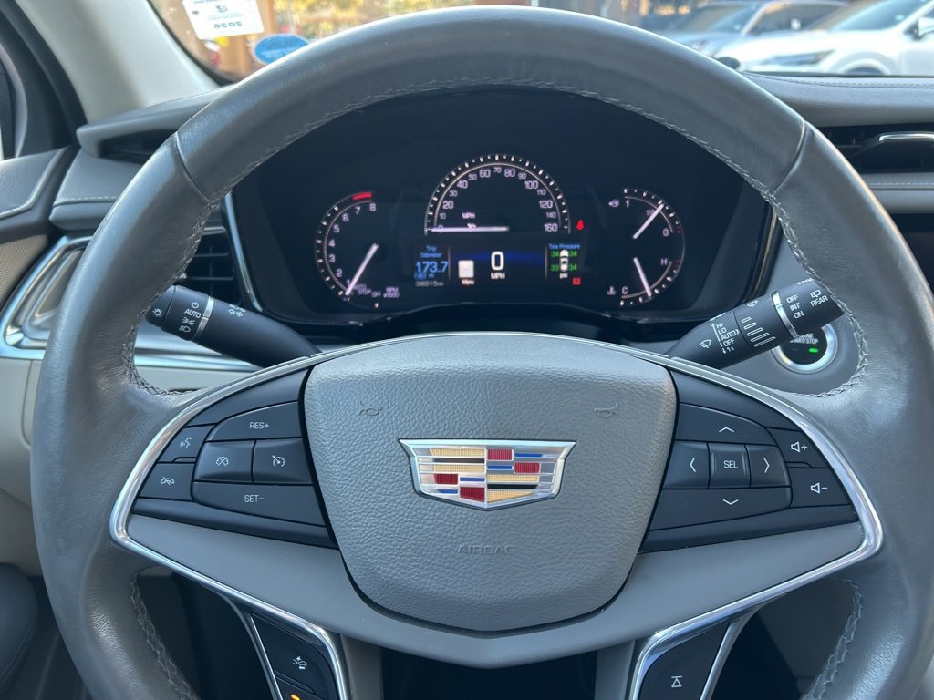 Used 2017 Cadillac XT5 Luxury w/ Driver Awareness Package image 16