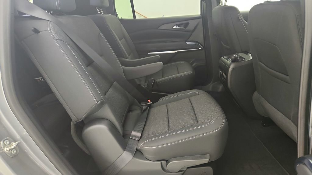 Certified 2025 Chevrolet Traverse LT w/ Driver Confidence Package image 34