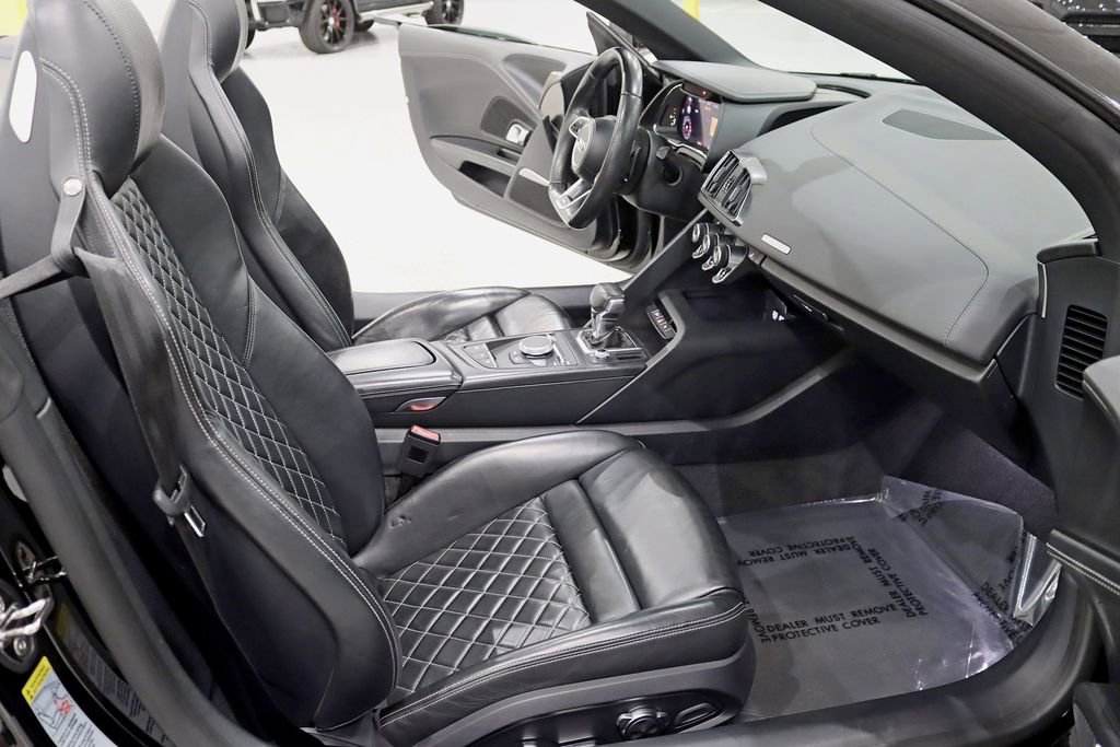 Used 2017 Audi R8 V10 AWD/4WD image 24