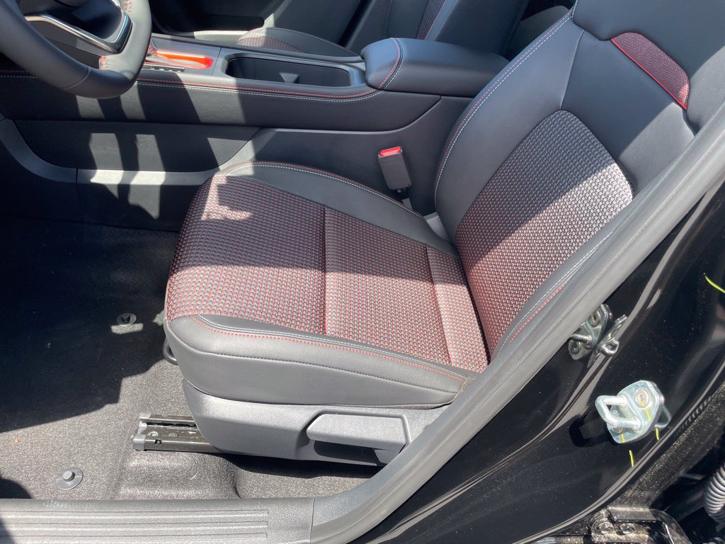 New 2026 Nissan Kicks SR AWD/4WD image 11