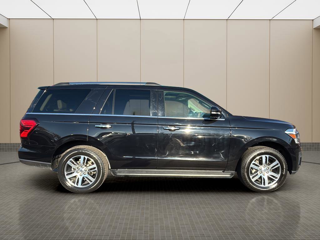 Used 2024 Ford Expedition Limited image 6