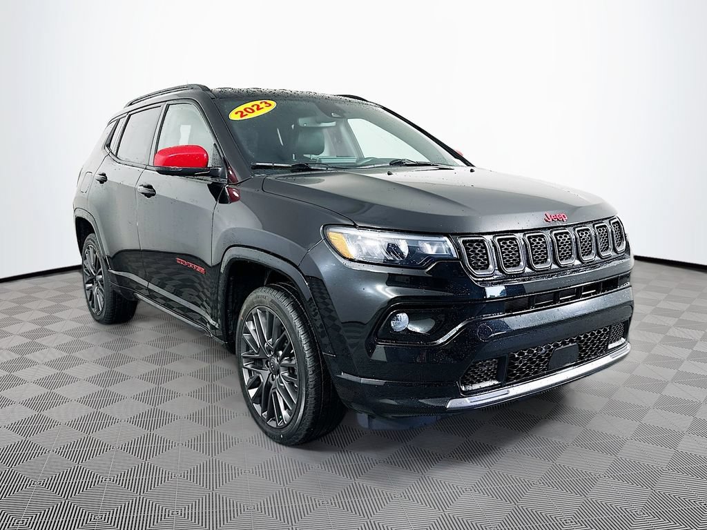 Certified 2023 Jeep Compass Limited AWD/4WD image 2