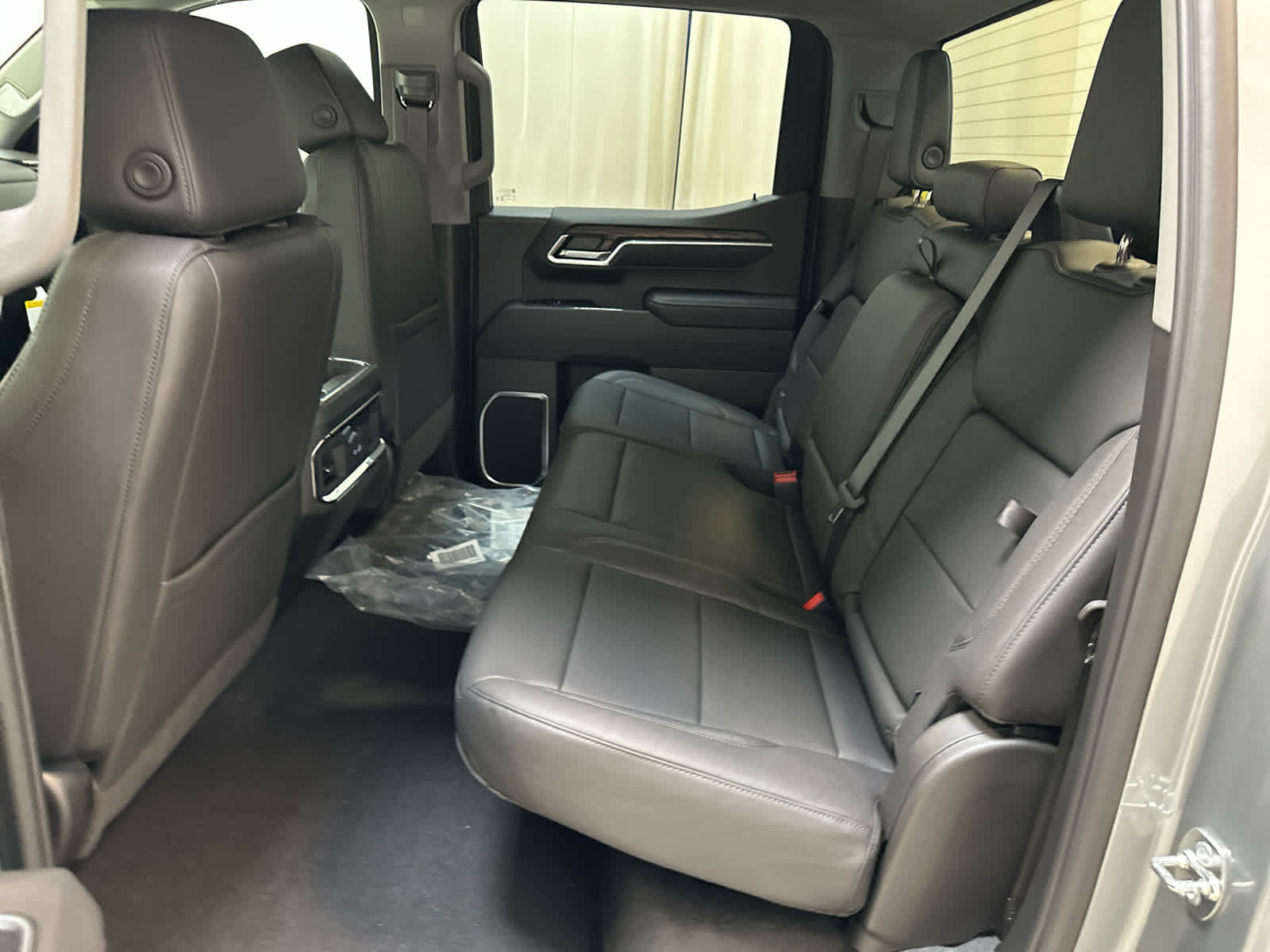 New 2026 GMC Sierra 1500 SLT w/ SLT Convenience Package image 12