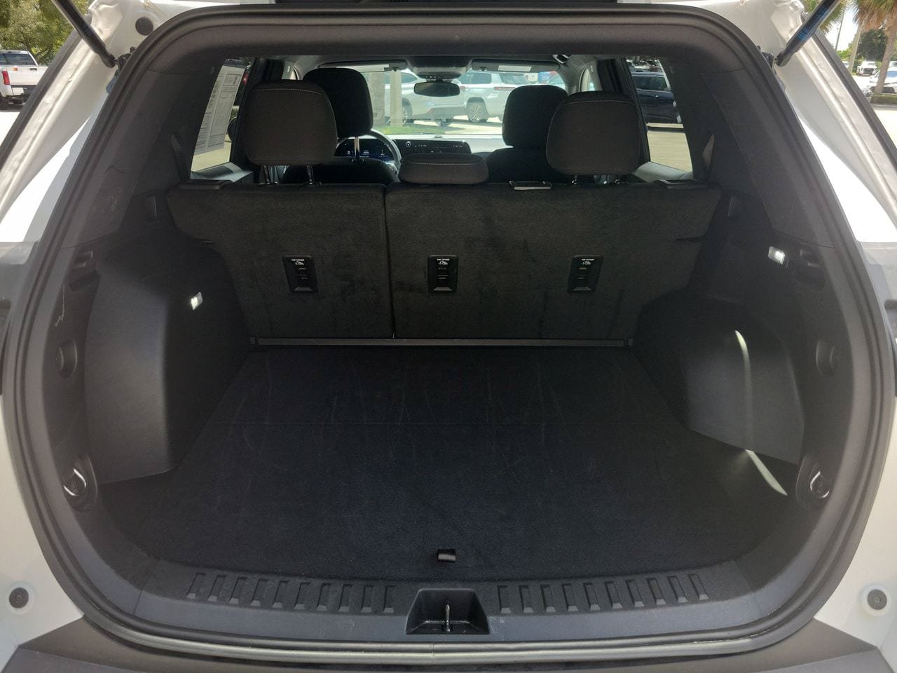 Used 2026 Chevrolet Equinox LT FWD image 7