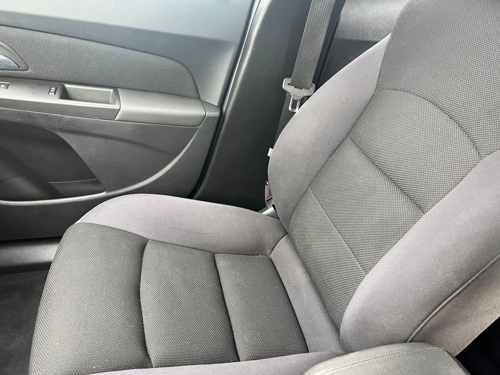 Used 2015 Chevrolet Cruze LT FWD image 25