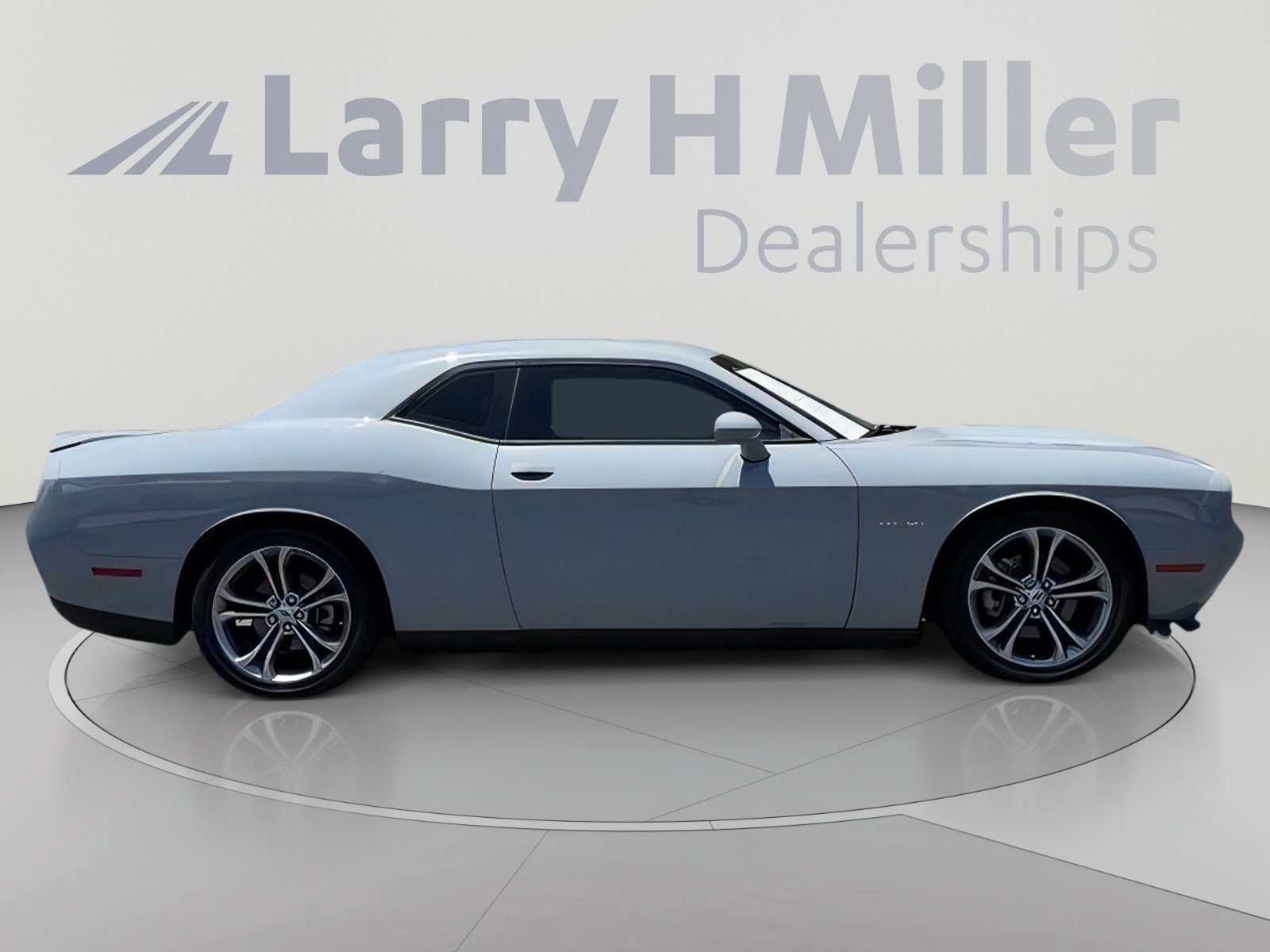 Used 2022 Dodge Challenger R/T RWD image 7