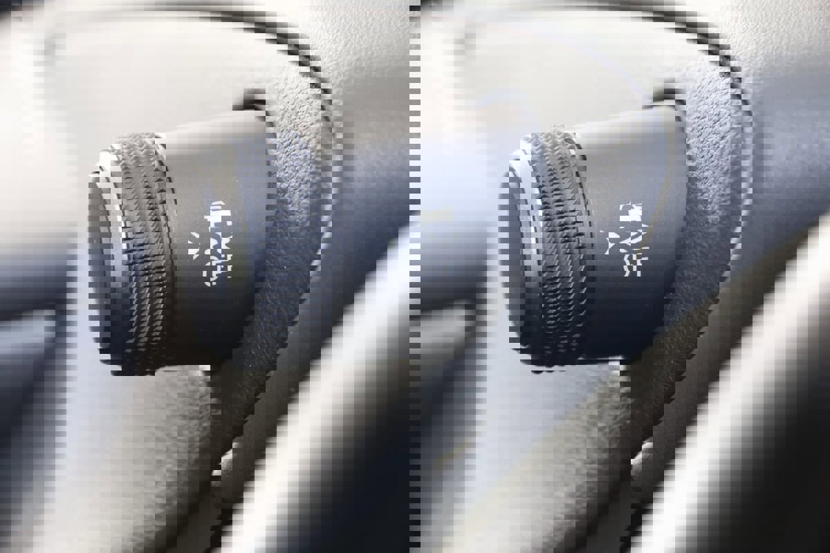 Used 2024 Lexus ES 350 w/ Accessory Package (Z2) image 32