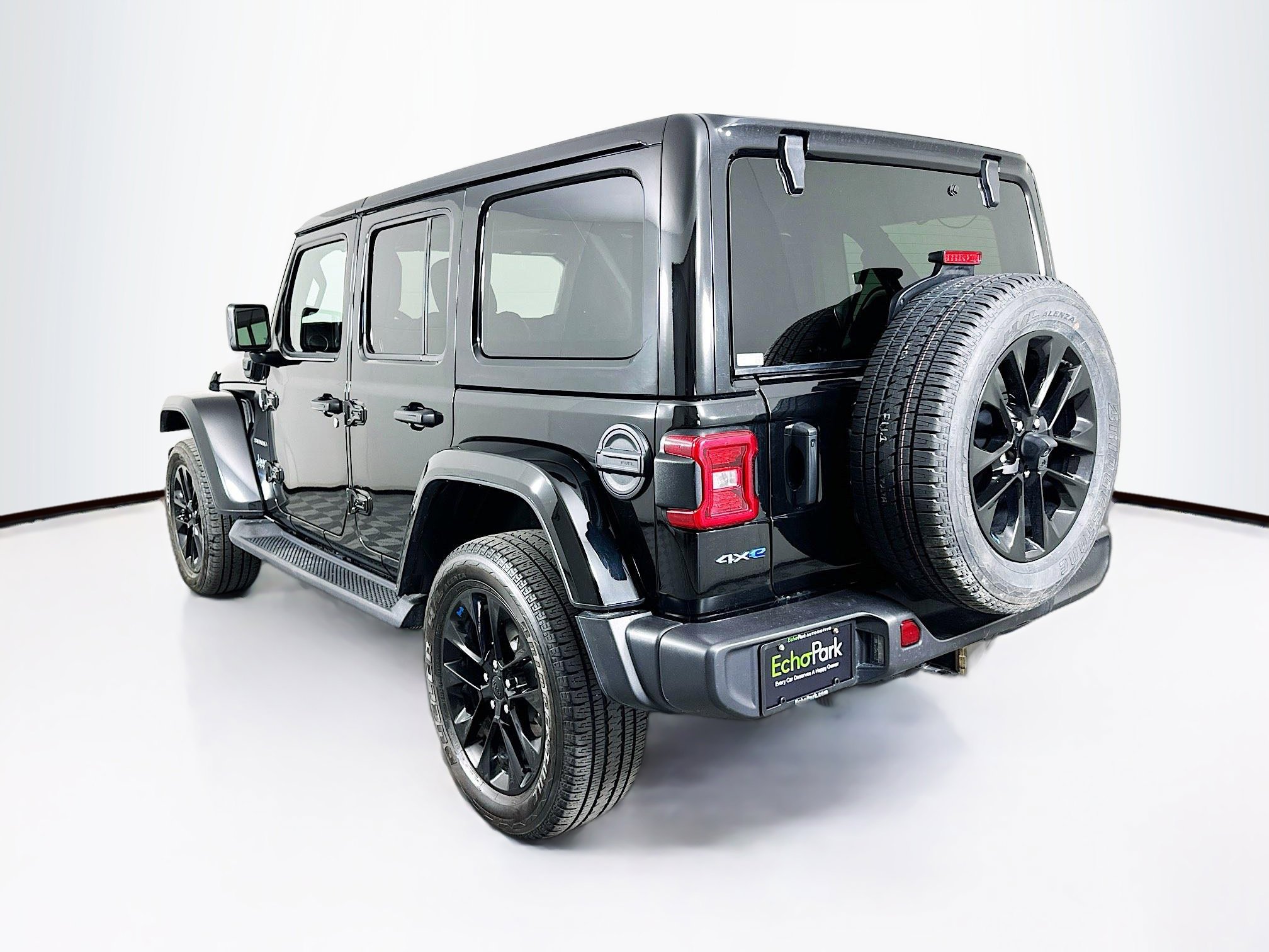 Used 2023 Jeep Wrangler Sahara w/ Cold Weather Group AWD/4WD image 5