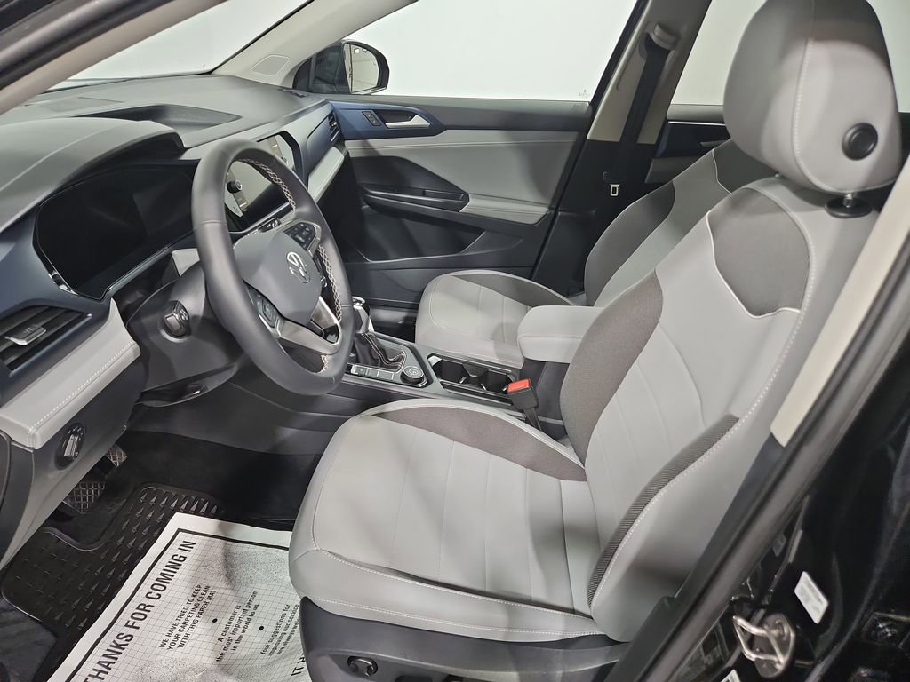 Certified 2024 Volkswagen Taos SE w/ Panoramic Sunroof Package image 12