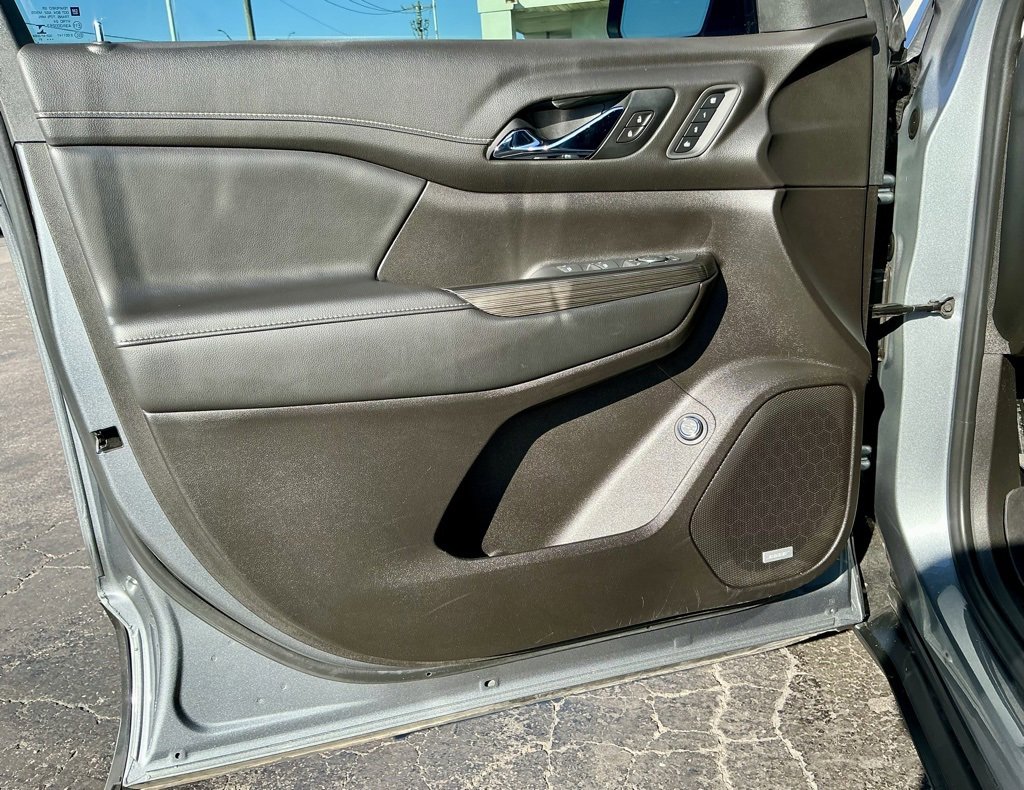 Used 2021 GMC Acadia SLT w/ Elevation Edition image 44