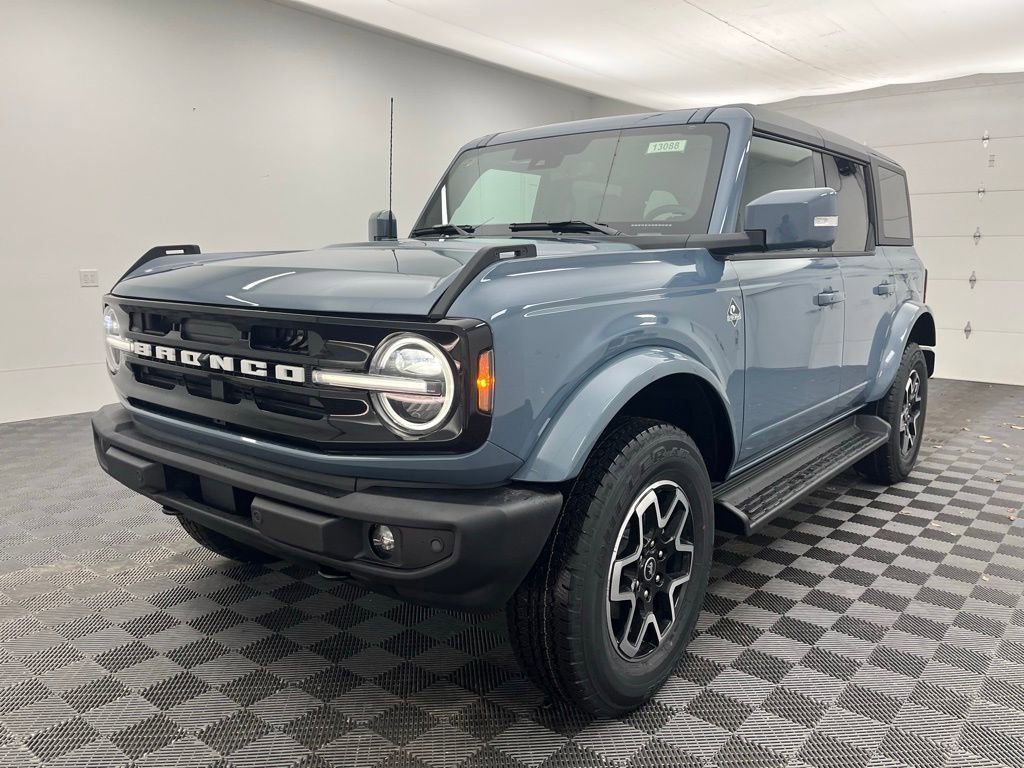 New 2025 Ford Bronco Outer Banks video 2