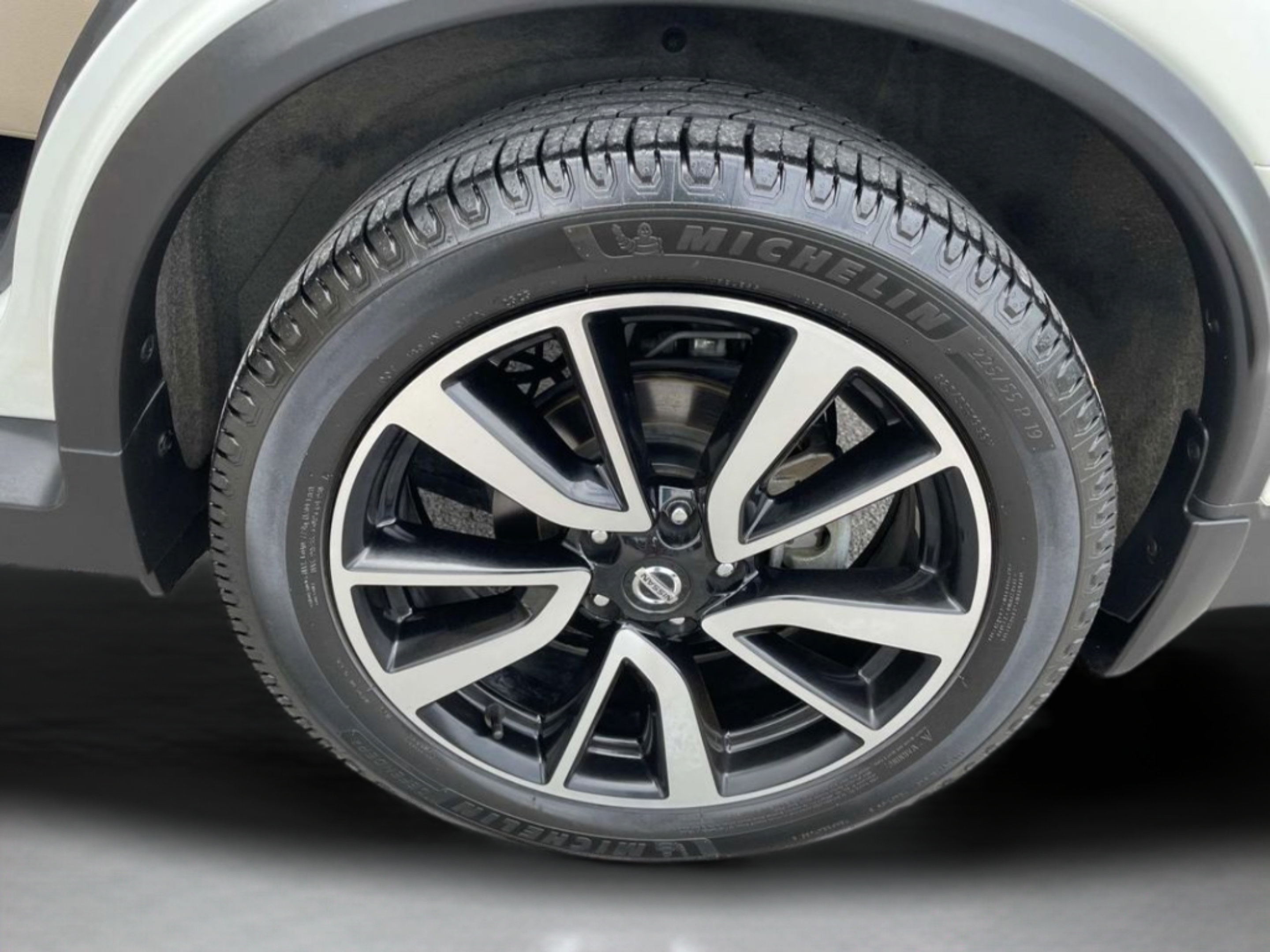 Used 2020 Nissan Rogue SL w/ Premium Package FWD image 32