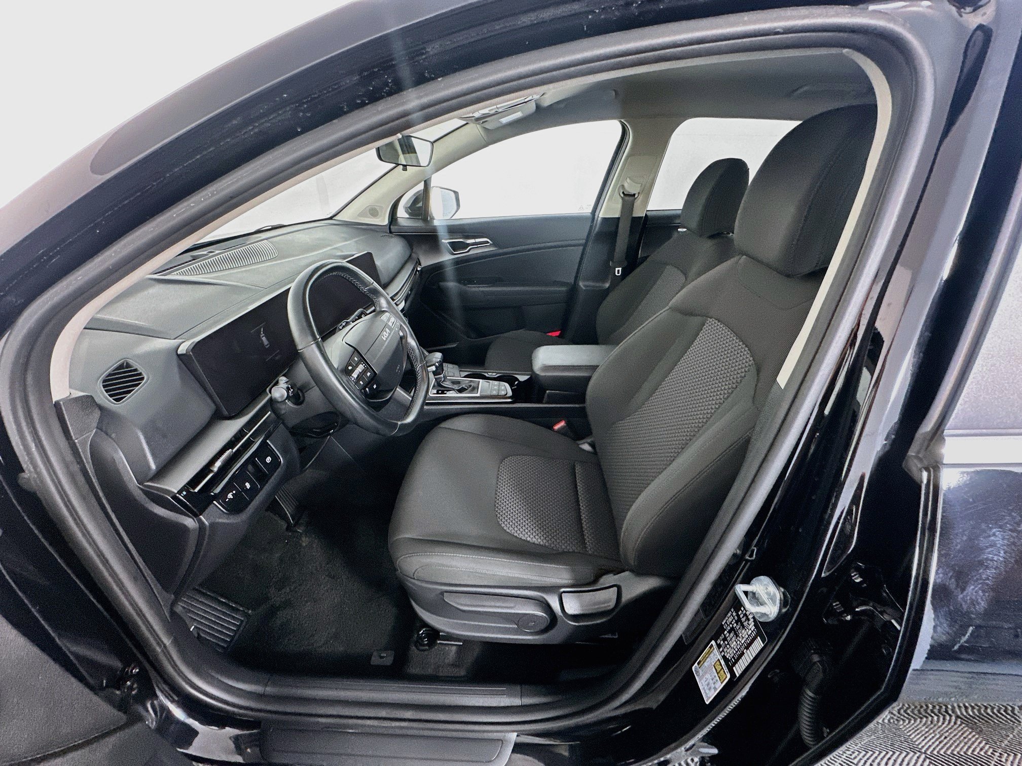Used 2026 Kia Sportage LX FWD image 13