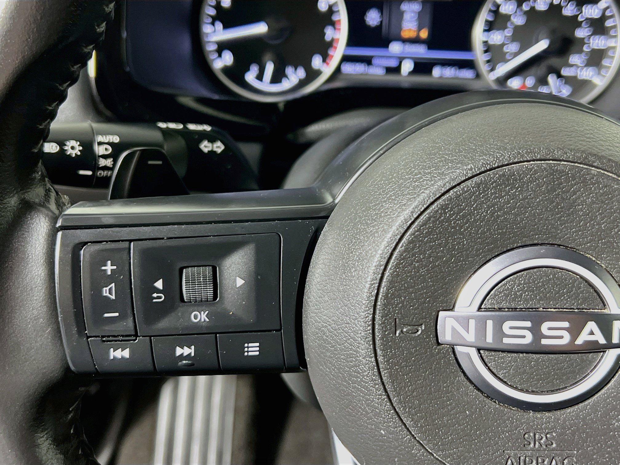 Used 2024 Nissan Pathfinder SV FWD image 18