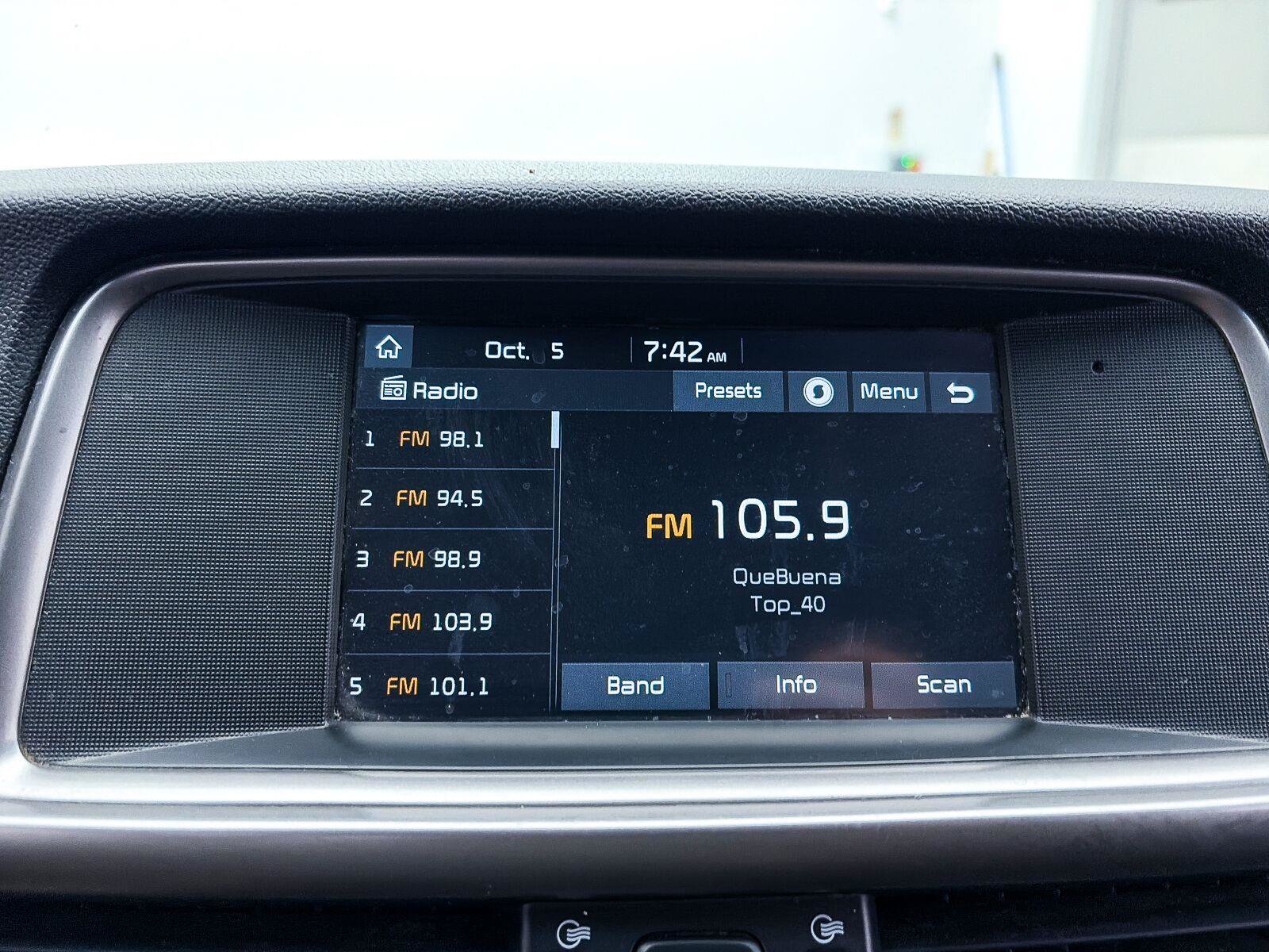Used 2018 Kia Optima LX w/ 17" Alloy Wheels Package FWD image 17
