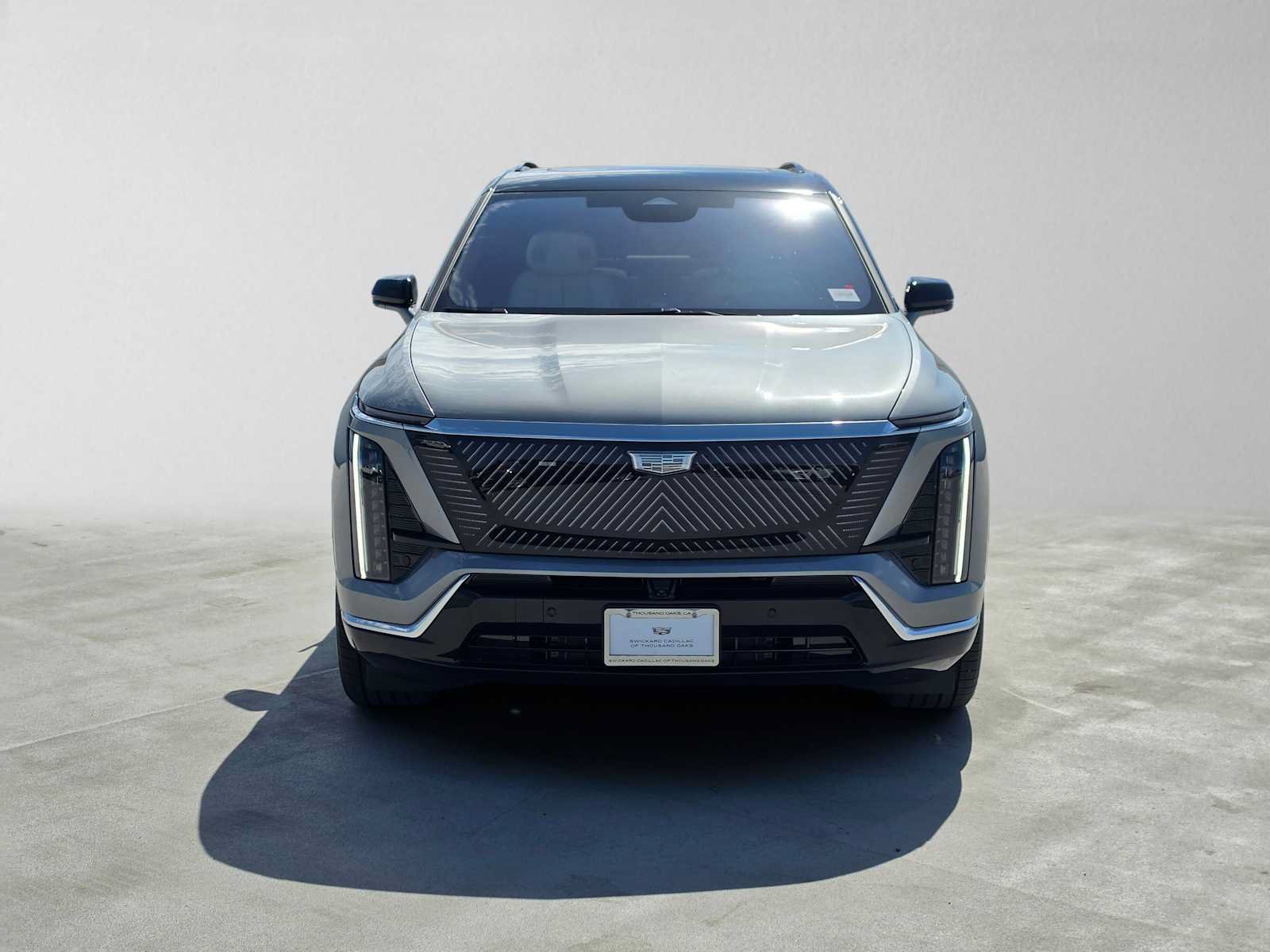 New 2027 Cadillac Vistiq Luxury w/ LPO, Premium Carpet Package AWD/4WD image 8