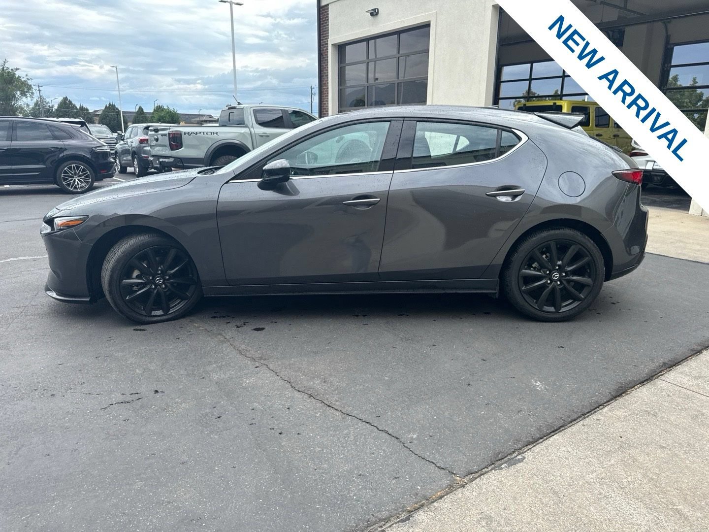 Used 2024 MAZDA MAZDA3 Hatchback w/Premium Plus Pkg AWD/4WD image 4