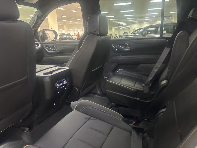 Used 2024 GMC Yukon XL SLT w/ SLT Luxury Package image 13