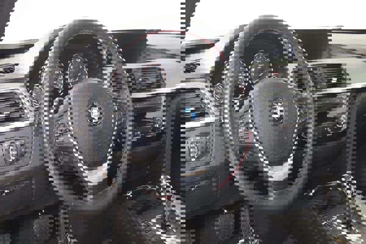 Used 2020 BMW 430i xDrive Coupe w/ Convenience Package image 6