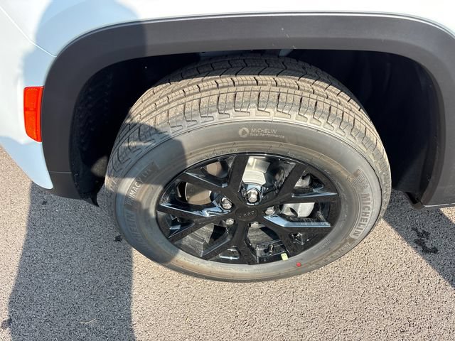 New 2026 Jeep Grand Cherokee L 4WD image 37