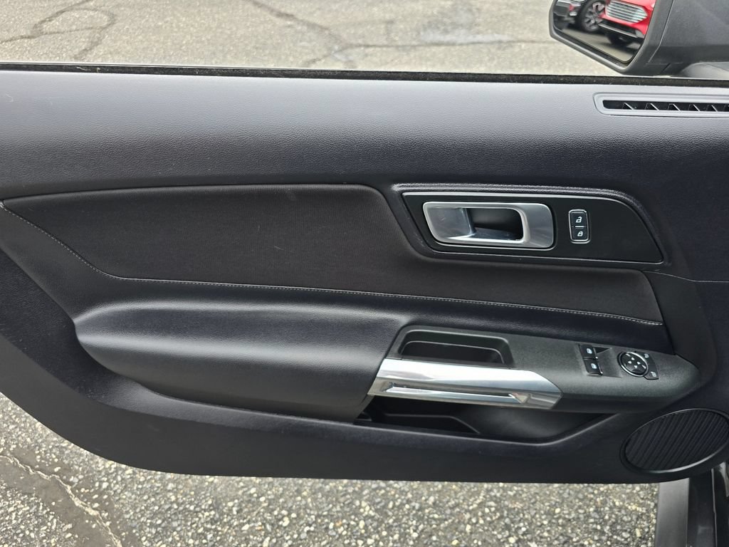 Used 2019 Ford Mustang GT RWD image 9