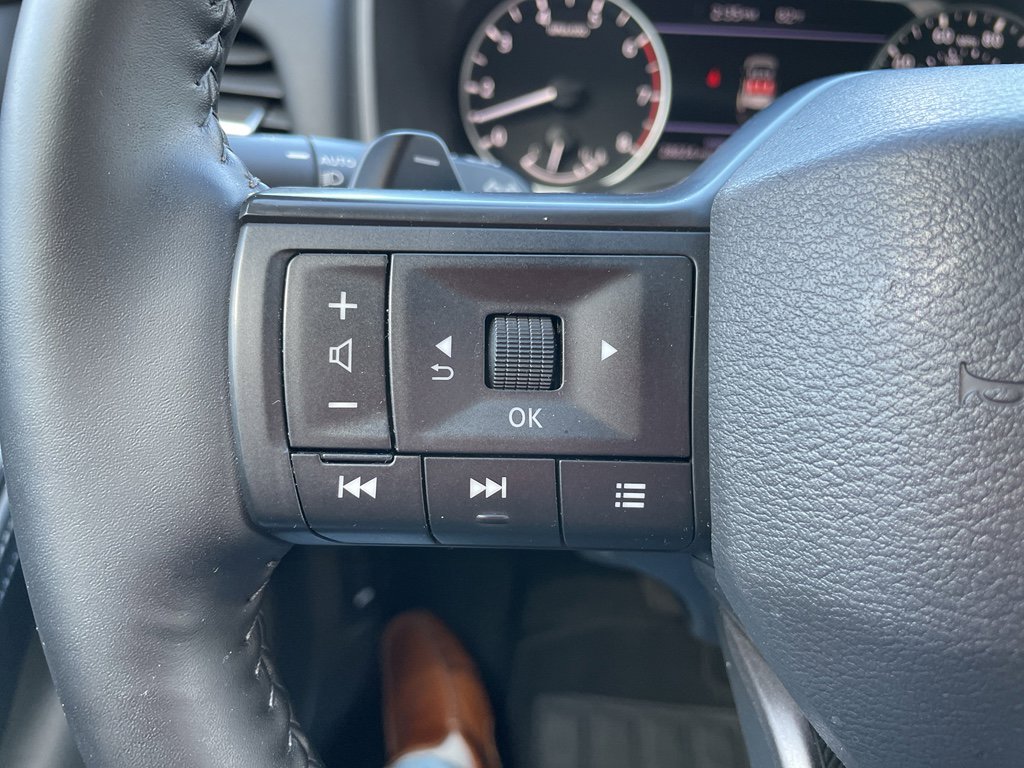 Certified 2025 Nissan Rogue SV image 13