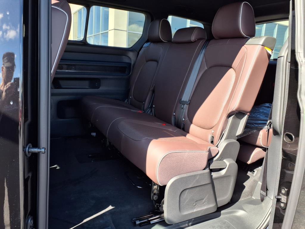 New 2025 Volkswagen ID. Buzz Pro S image 10