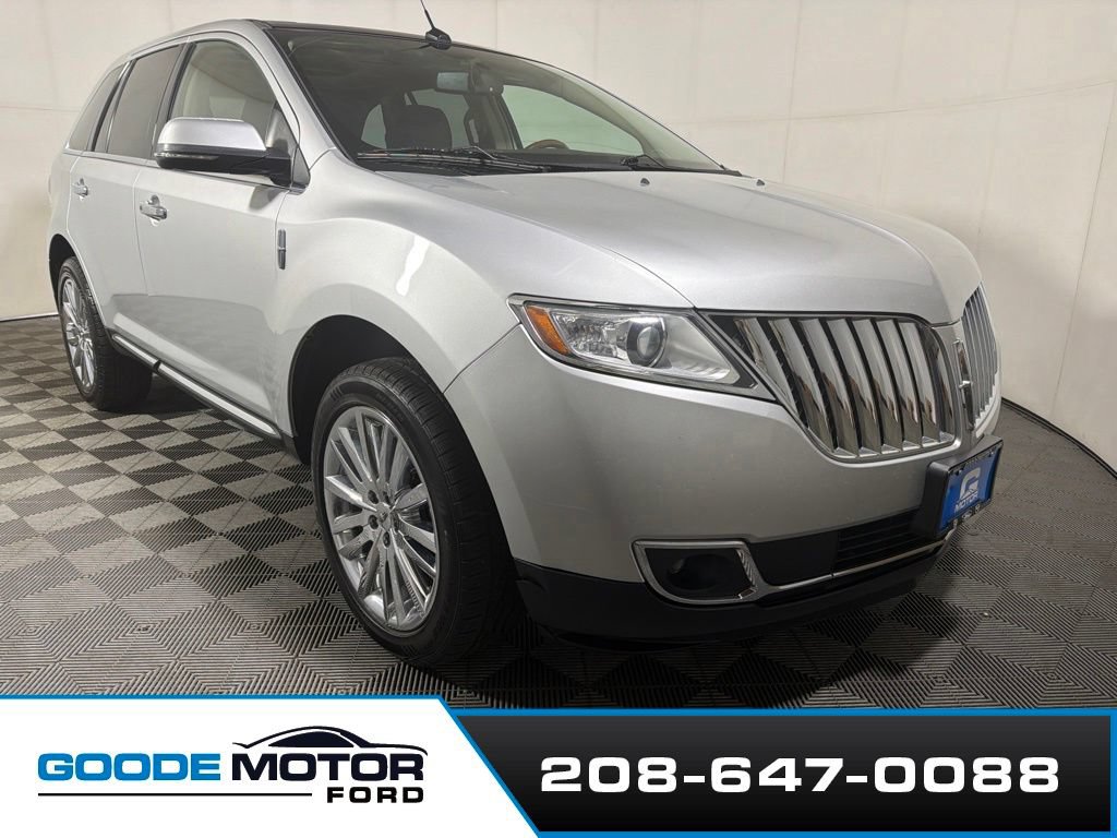 Used 2013 Lincoln MKX AWD image 2