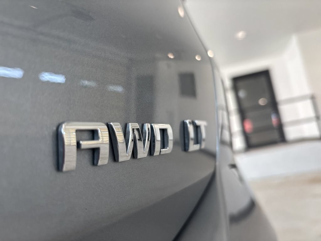 Used 2024 Chevrolet Equinox LT AWD/4WD image 30