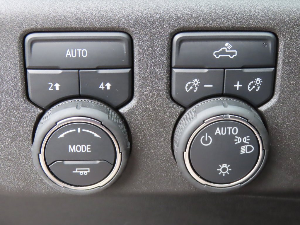 Certified 2025 Chevrolet Silverado 1500 LT image 12