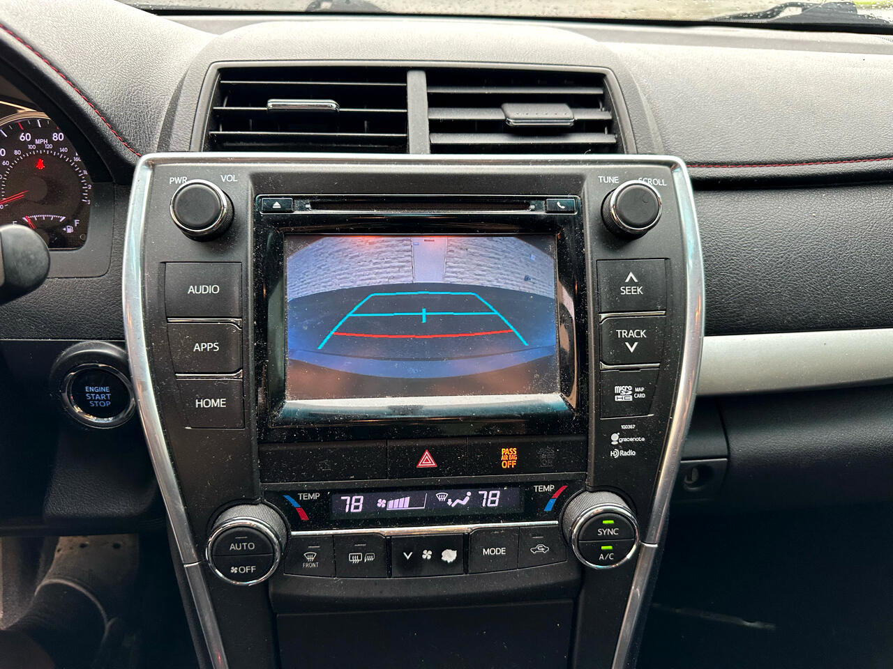 Used 2015 Toyota Camry SE image 16