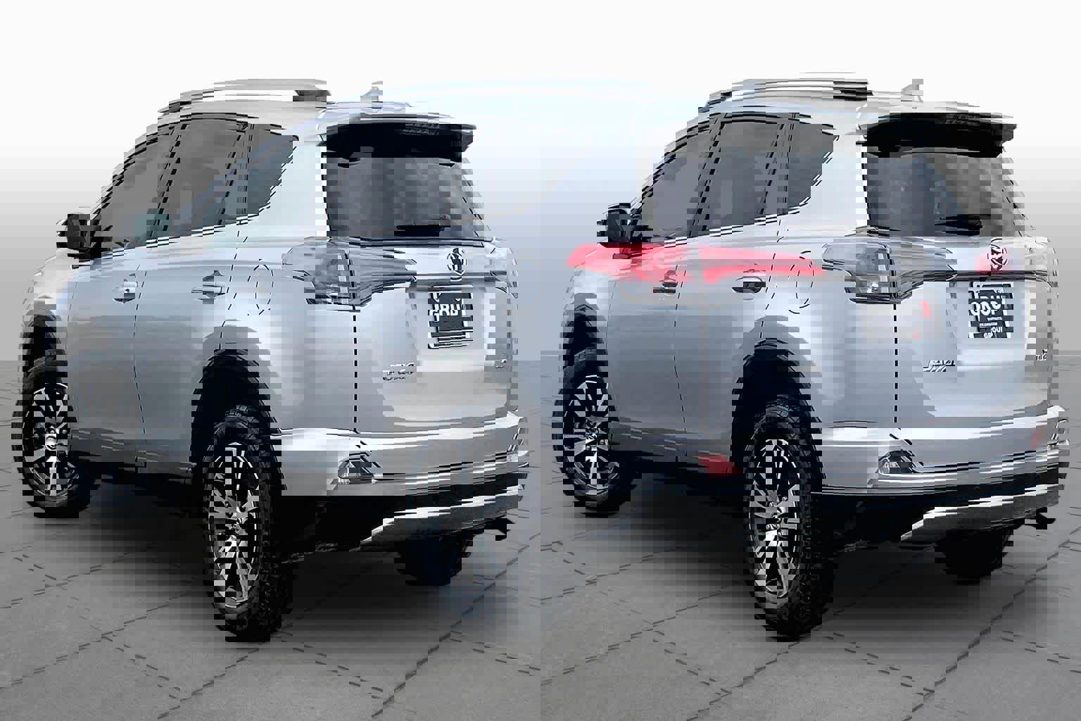 Used 2018 Toyota RAV4 XLE FWD image 12