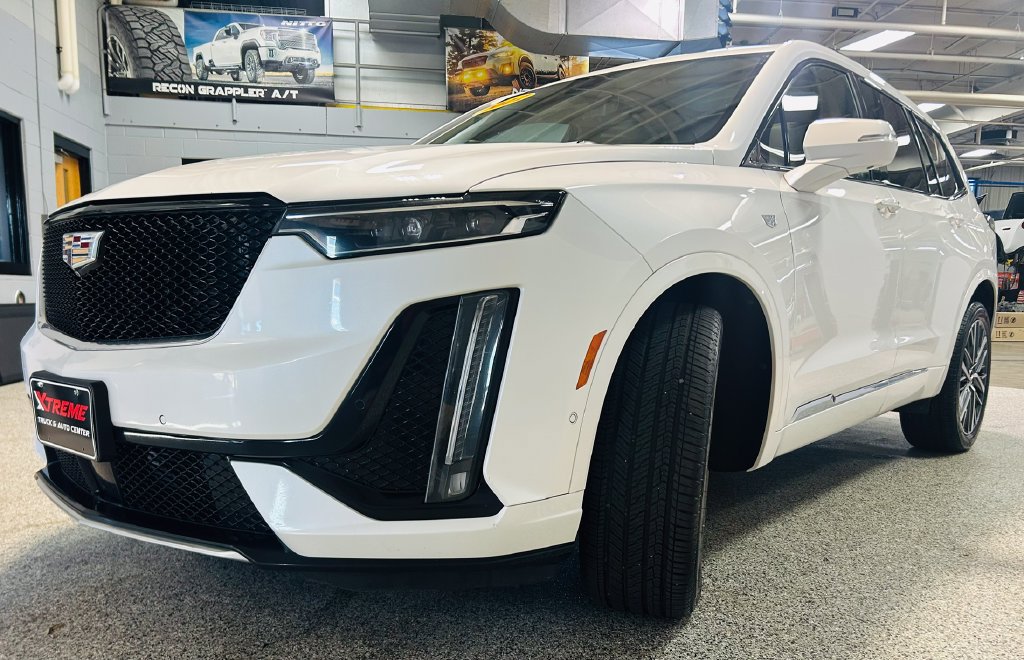 Used 2022 Cadillac XT6 Sport w/ Platinum Package AWD/4WD image 3