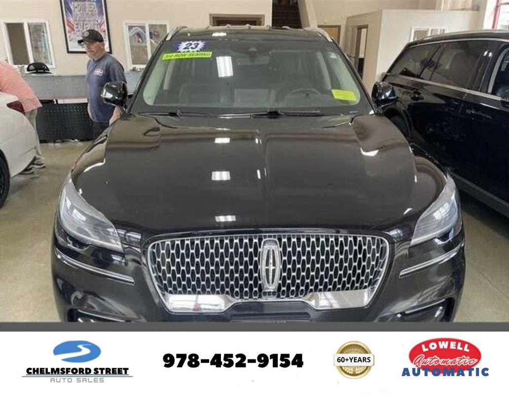 Used 2023 Lincoln Aviator AWD image 1