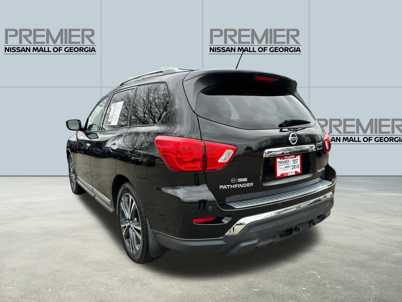 Used 2018 Nissan Pathfinder Platinum image 7