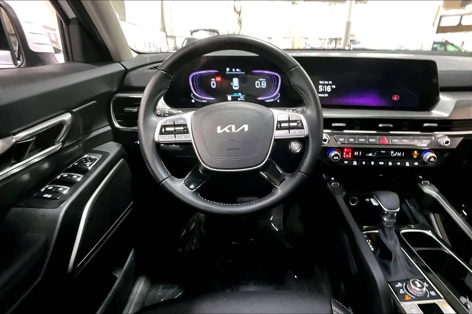 Used 2025 Kia Telluride S AWD/4WD image 6