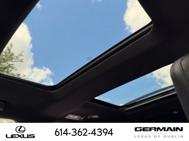 Used 2018 Ford Explorer XLT w/ Equipment Group 202A AWD/4WD image 19