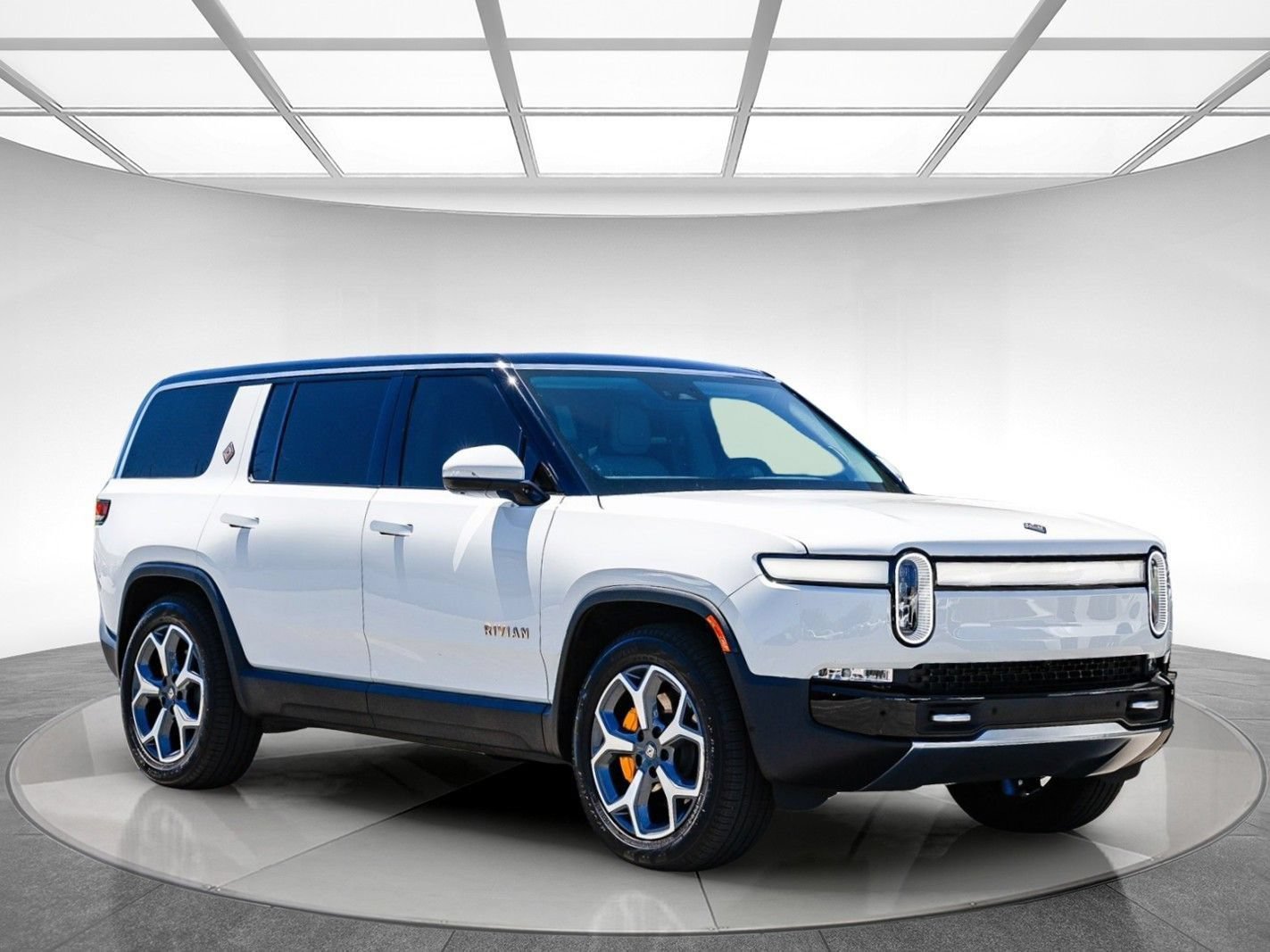 Used 2024 Rivian R1S Adventure AWD/4WD image 6