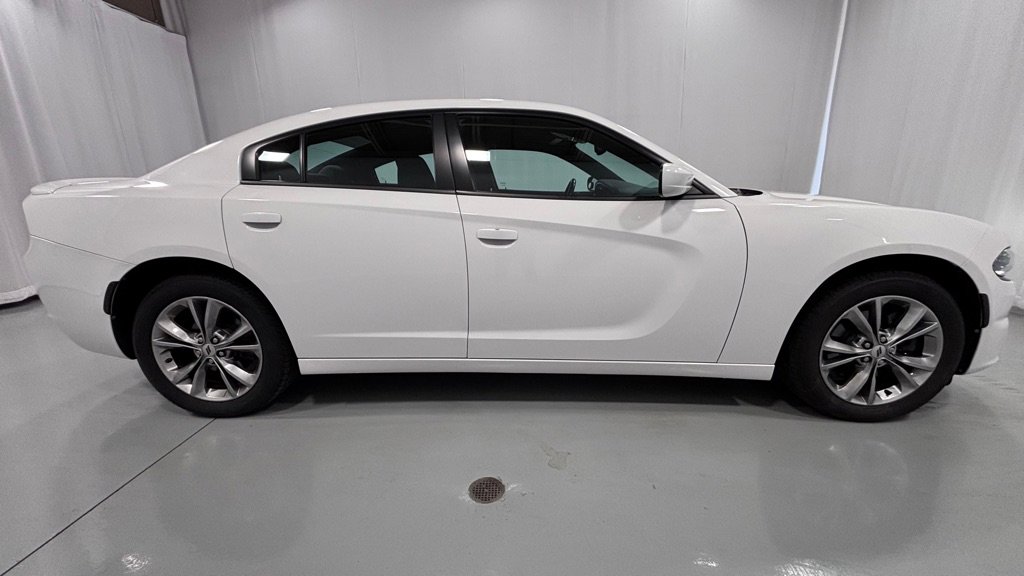 Used 2020 Dodge Charger SXT w/ Cold Weather Package AWD/4WD image 4